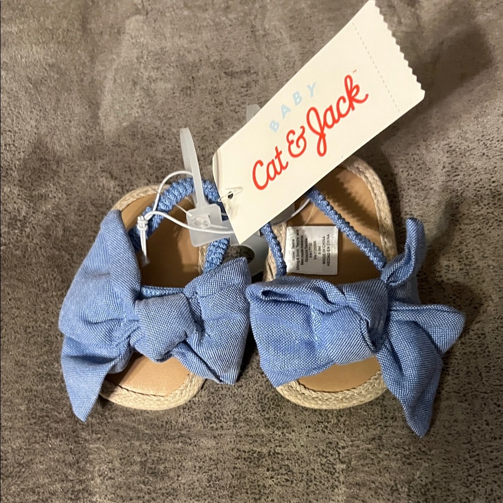 NWT Adorable Cat & Jack Light Blue Bow Sandals
